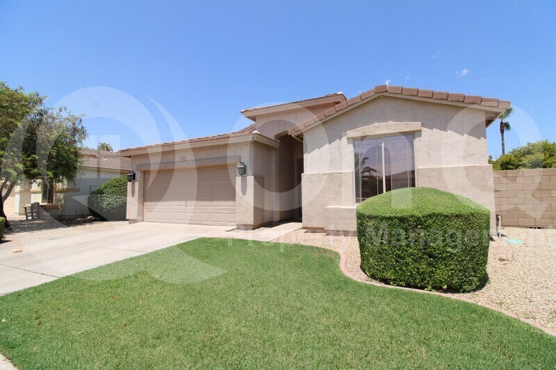 Foto principal - 1352 W. Roadrunner Dr.
