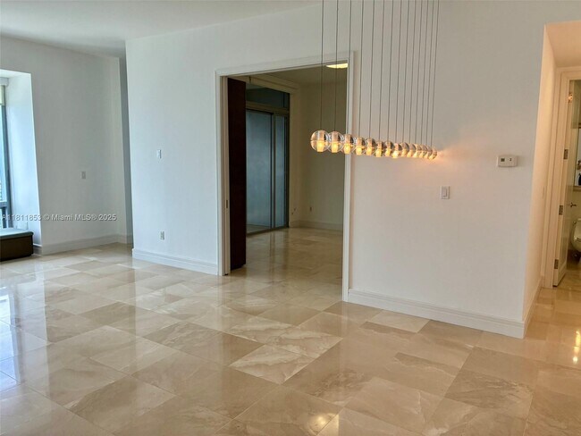 Foto del edificio - 1425 Brickell Ave