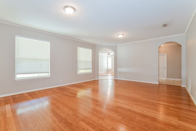 Building Photo - 553 Jasmine Bloom Dr