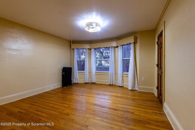 Foto del edificio - 921-923 Clay Ave