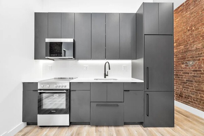 Foto del edificio - 314 W 51st St