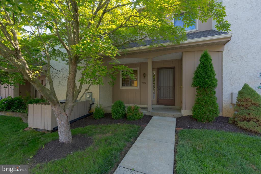 Primary Photo - 103 Josephs Way