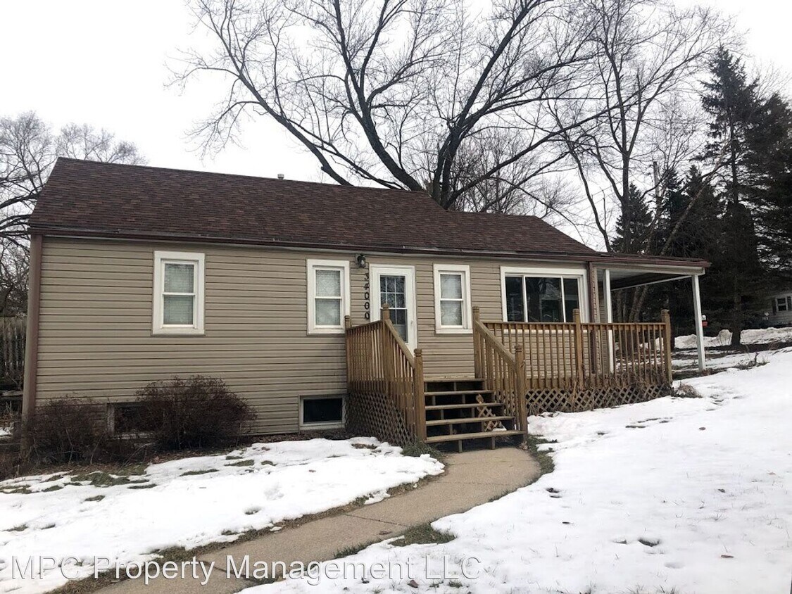 Primary Photo - 3 br, 1 bath House - 34000 White Oak Drive