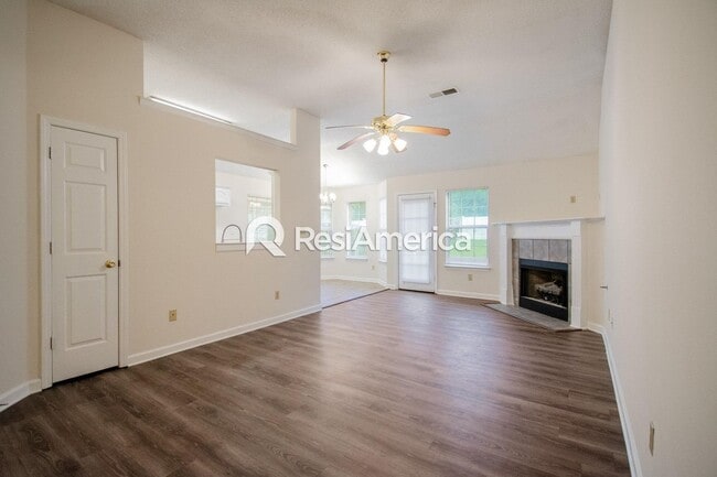 Building Photo - 3 Bedroom 2 bath Southaven Gem