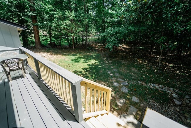 Building Photo - Move-in ready Townhome in a quiet neighbor...