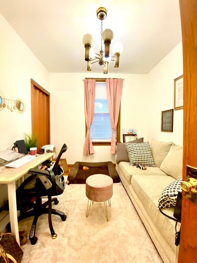 Foto del edificio - 5321 W Leland Ave