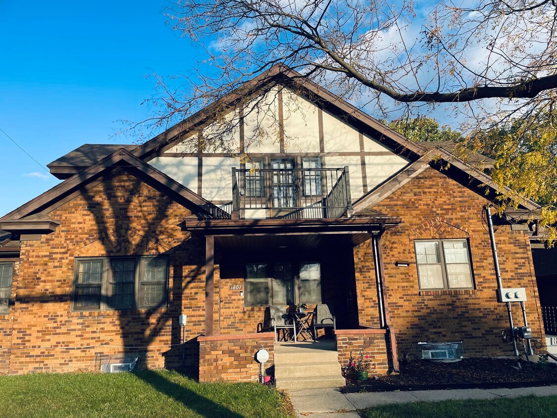 1801 S Martin Luther King Jr Blvd Unit Apt 2, Lansing, MI 48910