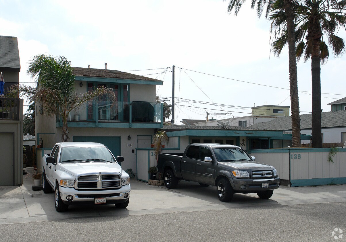 Primary Photo - 128-130 Oxnard Ave