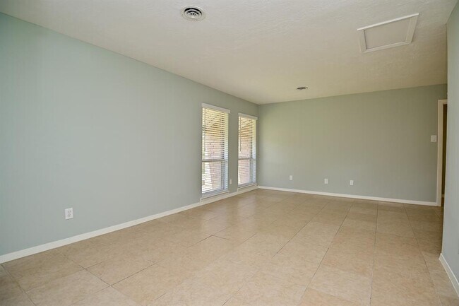 Foto del edificio - 4738 Merwin St