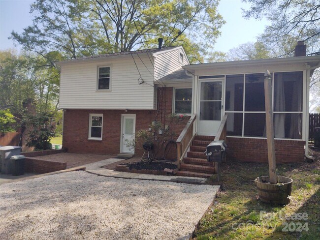 Building Photo - 3624 Moultrie St