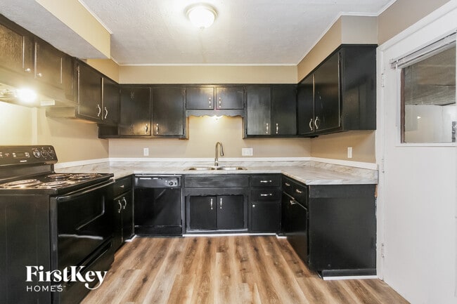 Building Photo - 3223 Vincz Dr