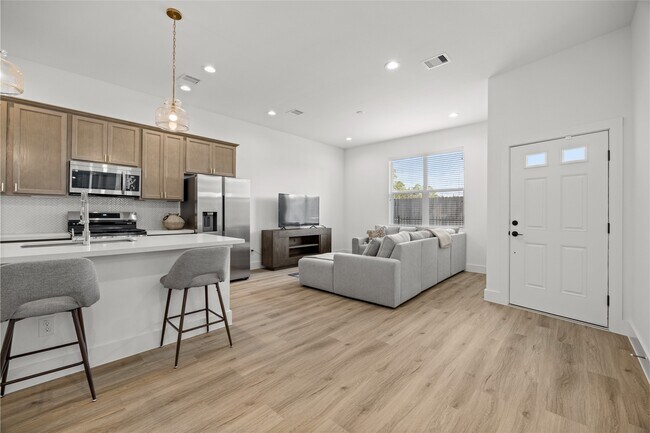 Foto del edificio - 1550 W Tidwell Rd