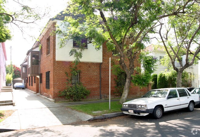 Building Photo - 1646-1650 Rodney Dr