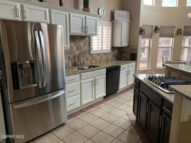 Foto del edificio - 365 Wild Willow Dr