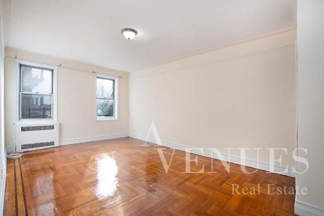 Foto del edificio - 2 bedroom in BROOKLYN NY 11218