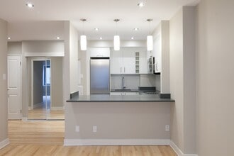 Building Photo - 3468 Rue Drummond