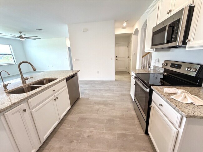 Foto del edificio - 11305 Shady Blossom Dr