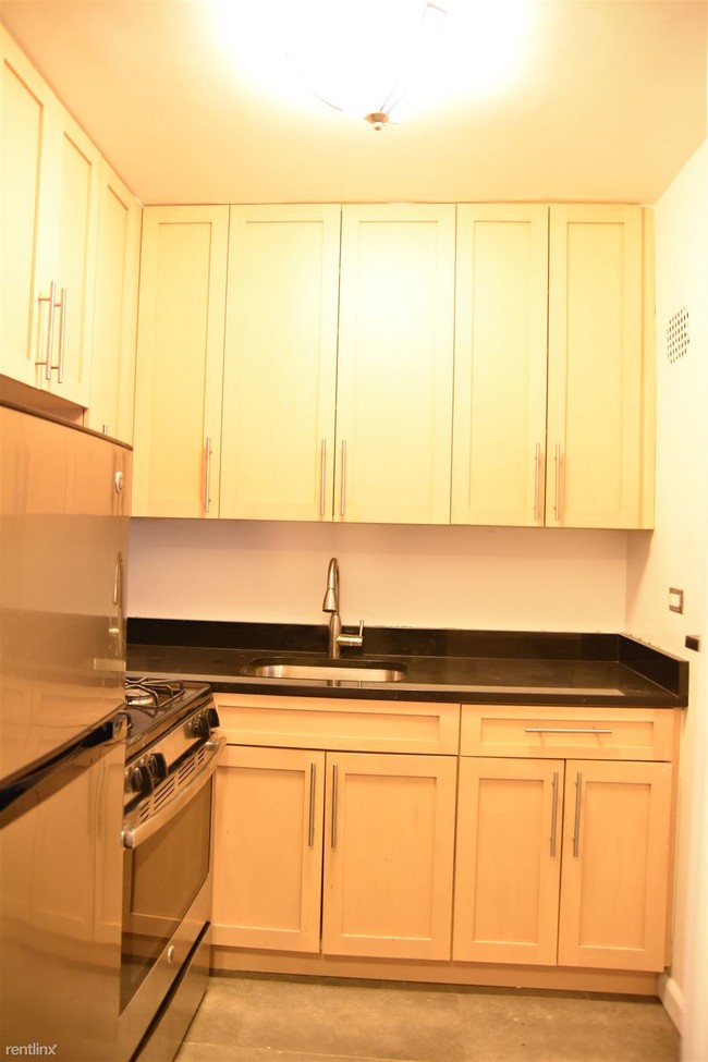 Foto del edificio - Studio, 1 bath Apartment - 2781 Ocean Ave 2J