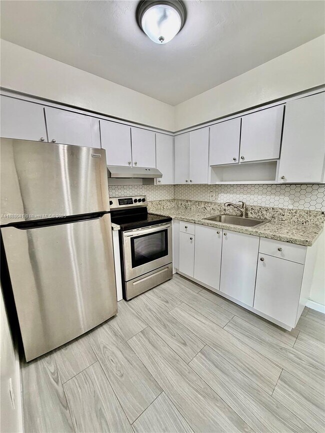 Foto del edificio - 1821 N 17th Ct