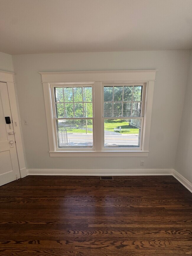 Foto del edificio - 1333 Castlewood Ave