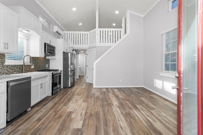 Building Photo - 12922 Longstreet Rd