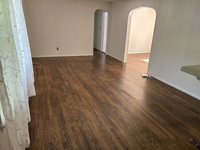 Sala de estar - 3992 College Ave