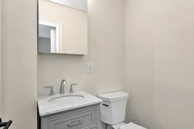 Foto del edificio - Renovated 7 bed/7 bath in Somerville
