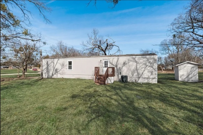 Building Photo - 393 Knollwood Rd