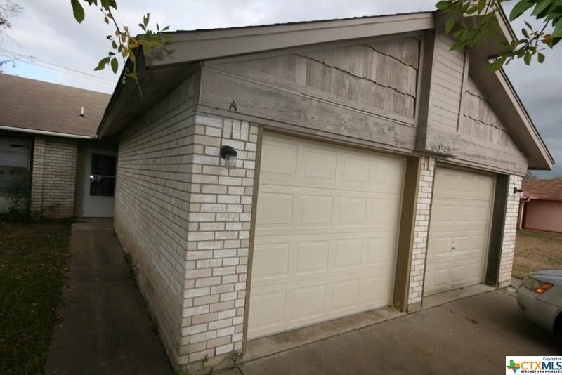 Primary Photo - 2302 Shoemaker Dr