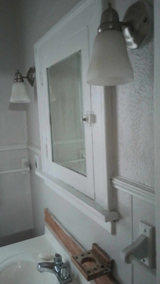 Foto del edificio - 102 Melrose Ave