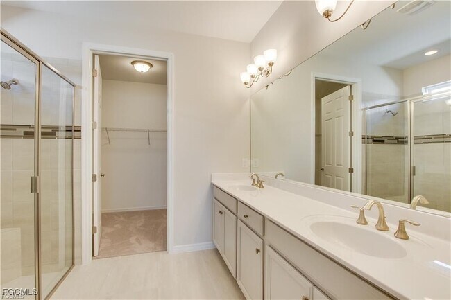 Building Photo - 15230 Torino Ln