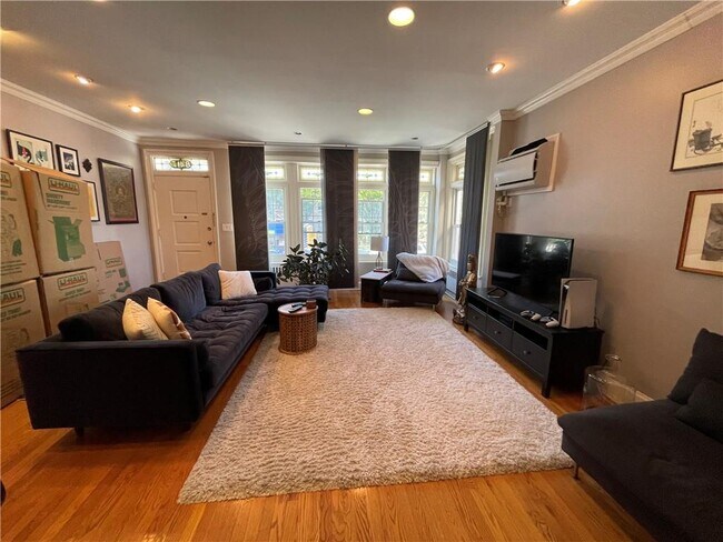 Foto del edificio - 8417 Fort Hamilton Pkwy