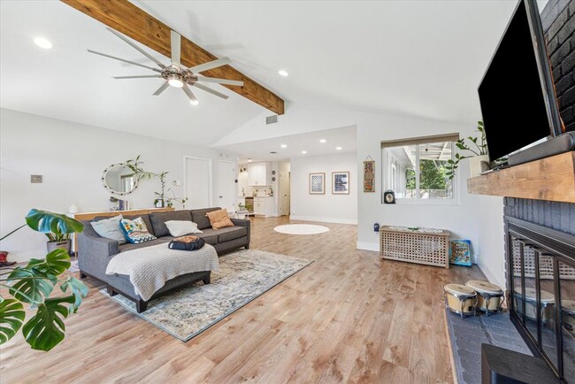 Building Photo - 11201 Sage Hollow Dr