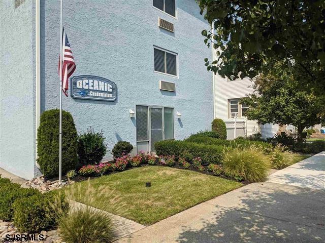 Building Photo - 1110 Wesley Ave