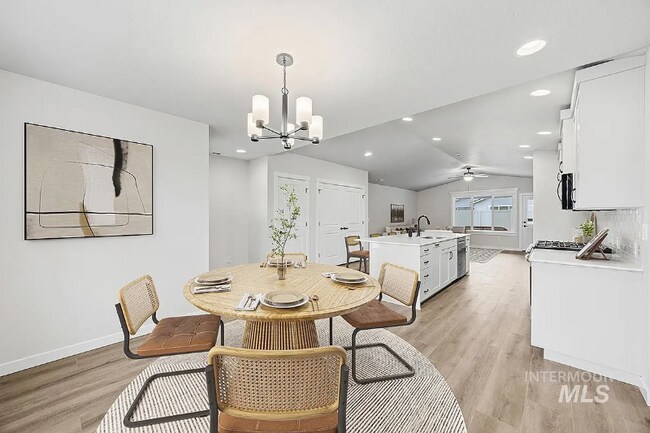 Foto del edificio - 238 W Norwich St