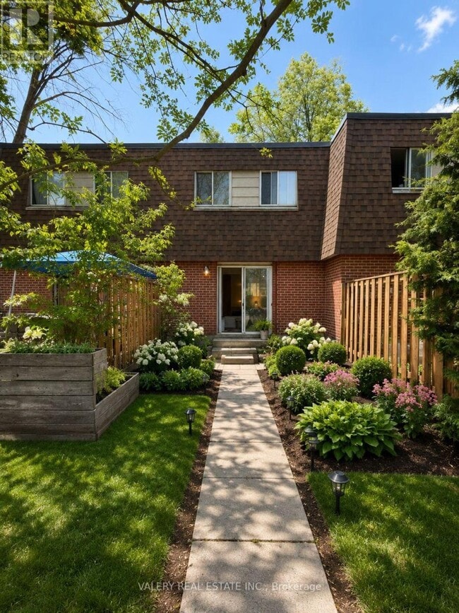Building Photo - 75 Eastdale Ave