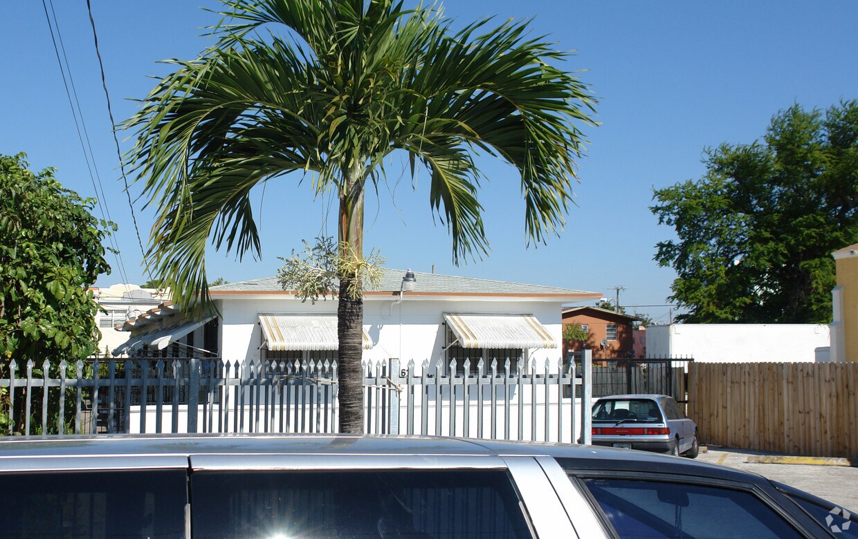 Foto del edificio - 1561 SW 3rd St