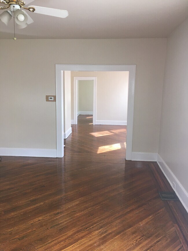 Living room into dining room - 57 West St