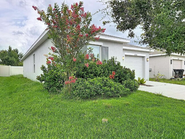 Building Photo - 3210 Suncoast Plains Dr
