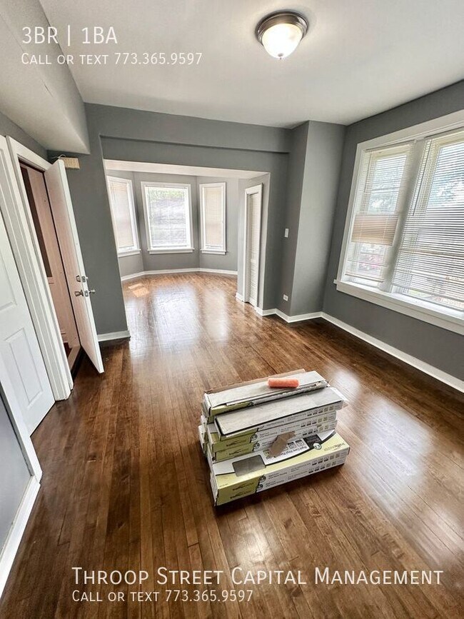 Building Photo - 3Bedroom 1Bath in Grand Crossing