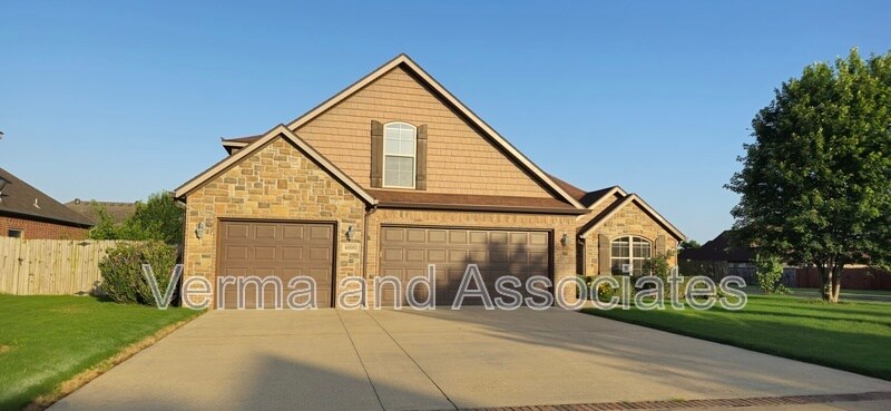 Foto principal - 4000 SW Hollowbrook St