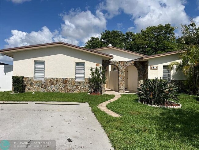 Building Photo - 5517 SW 24th Ave