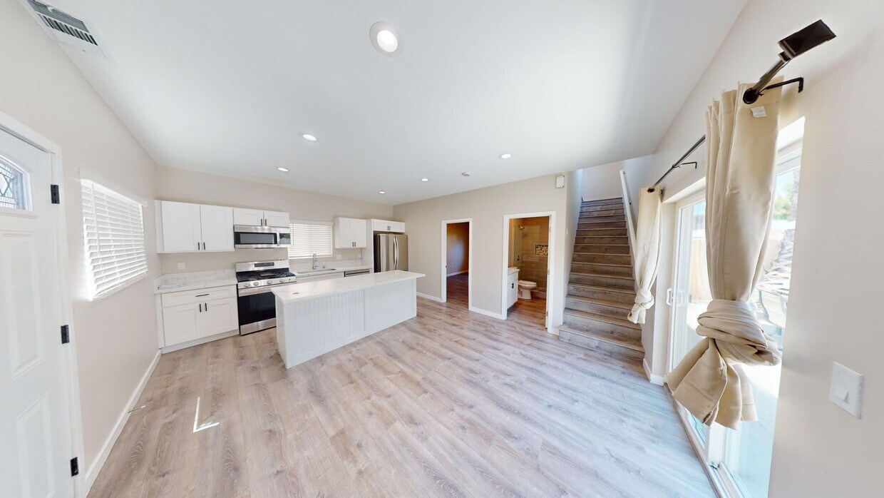 Foto principal - 4BD/2BA on 63rd!