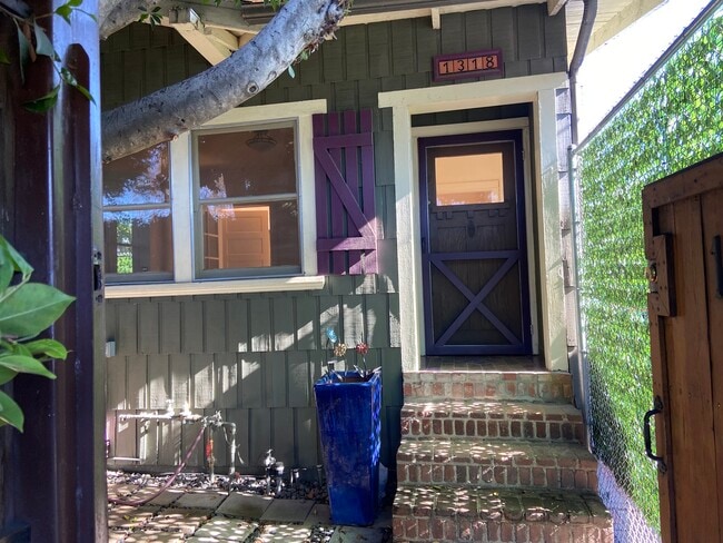 Private front yard - 1318 N McCadden Pl