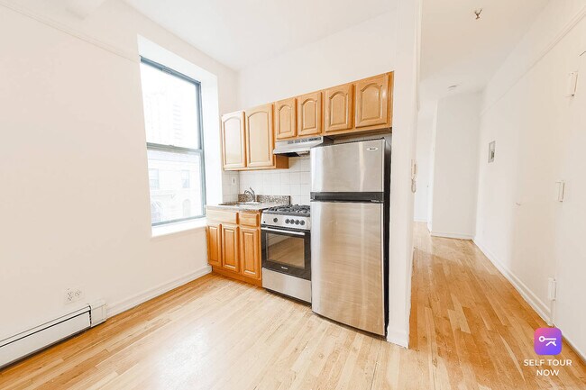 Foto del edificio - 301 W 112th St