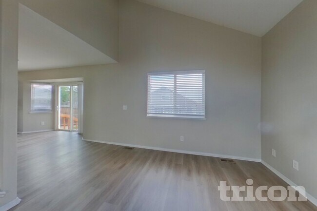 Foto del edificio - 5119 Chaise Dr