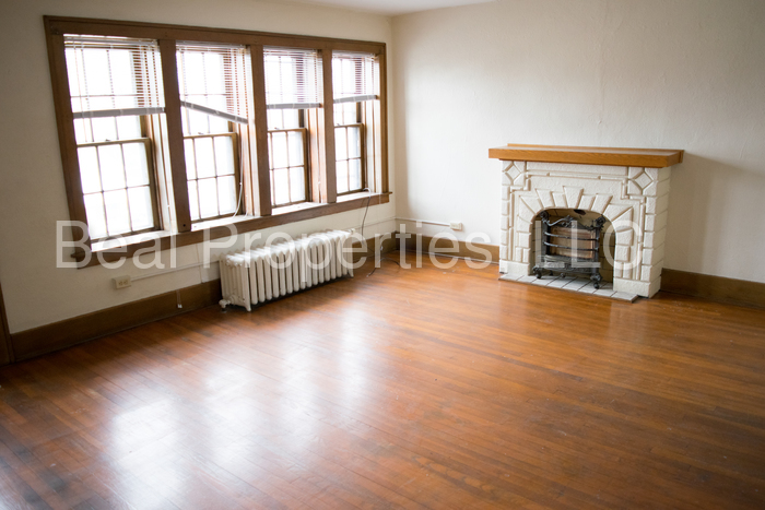 Primary Photo - 1389 W Sylvania Ave