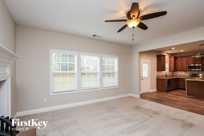 Building Photo - 6313 Spring Cove Dr