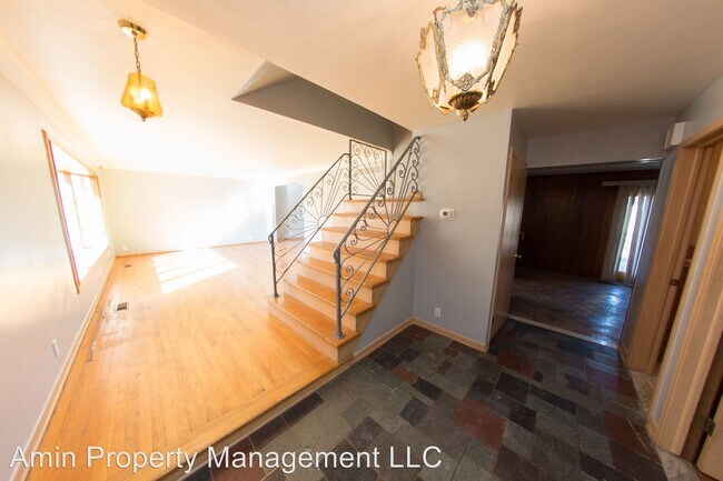 Building Photo - 4 br, 2 bath House - 29334 Campbell Dr