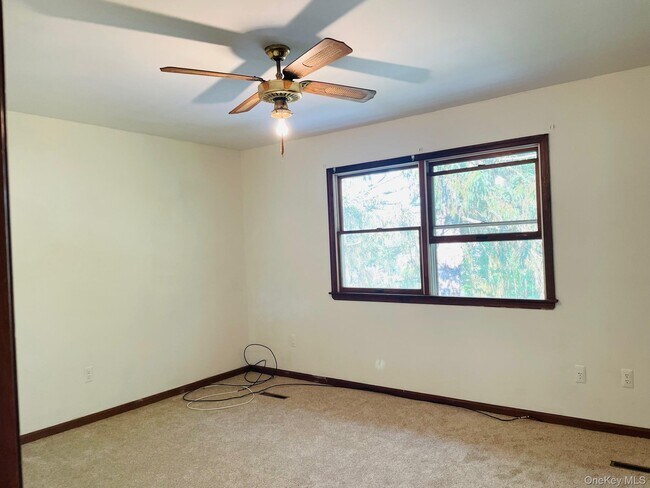 Foto del edificio - 80 Mallory Ln